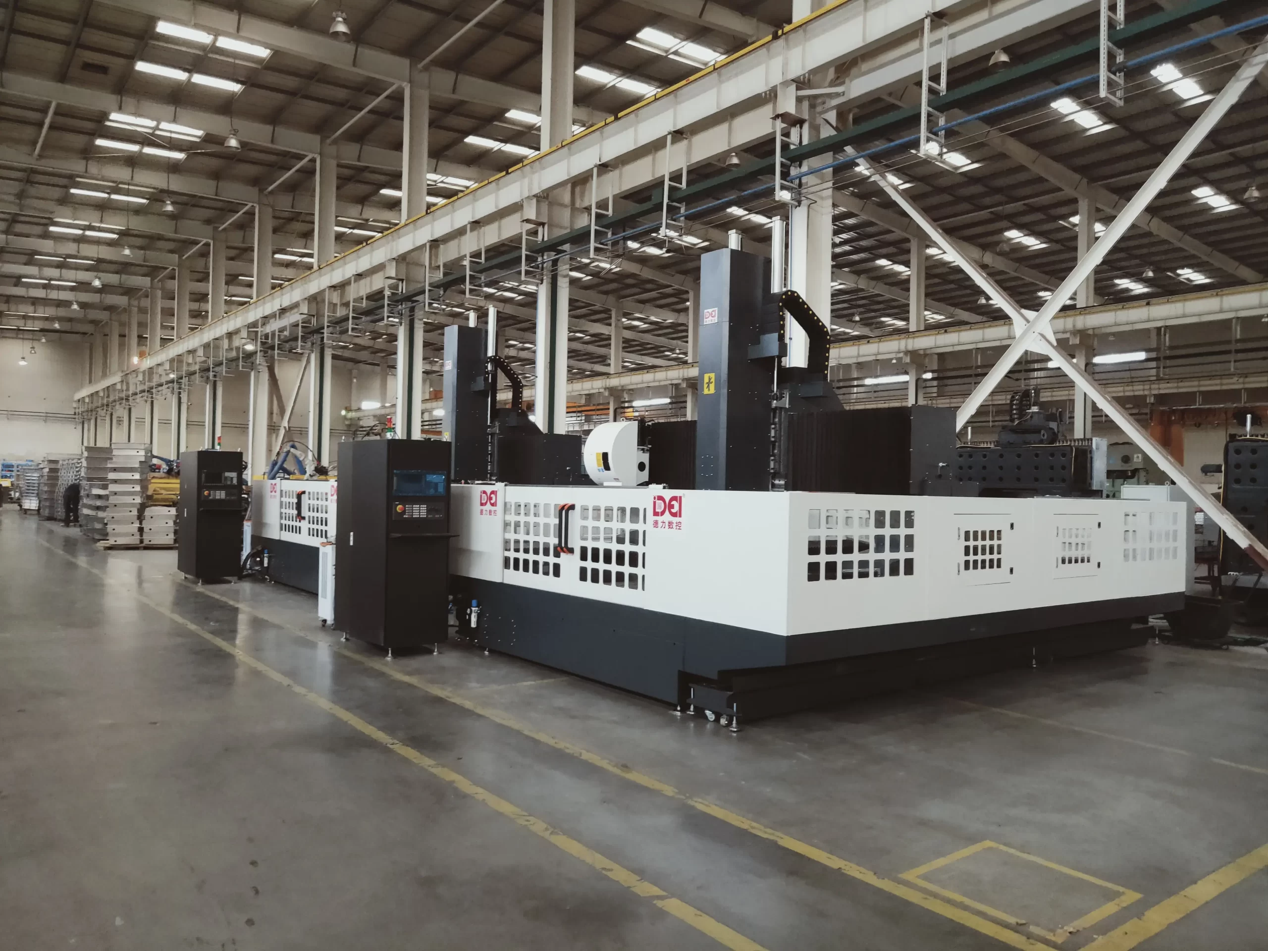 Deli CNC machining center production workshop scene CNC equipment manufacturer's large-scale production display in the industrial plant