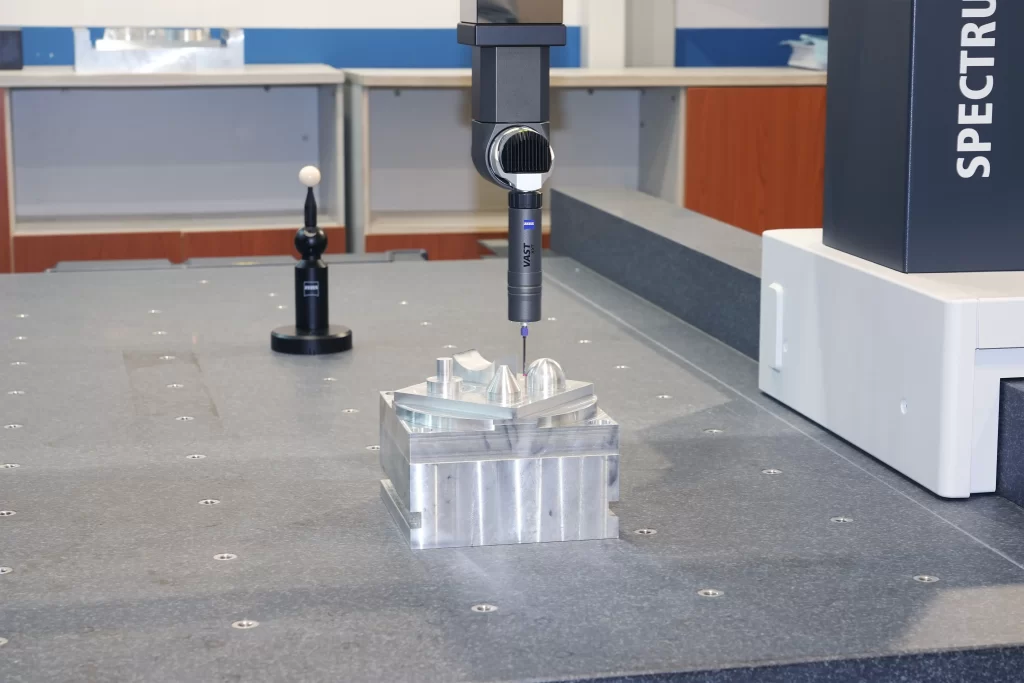 Deli Coordinate Measuring Machine Inspecting Metal Component